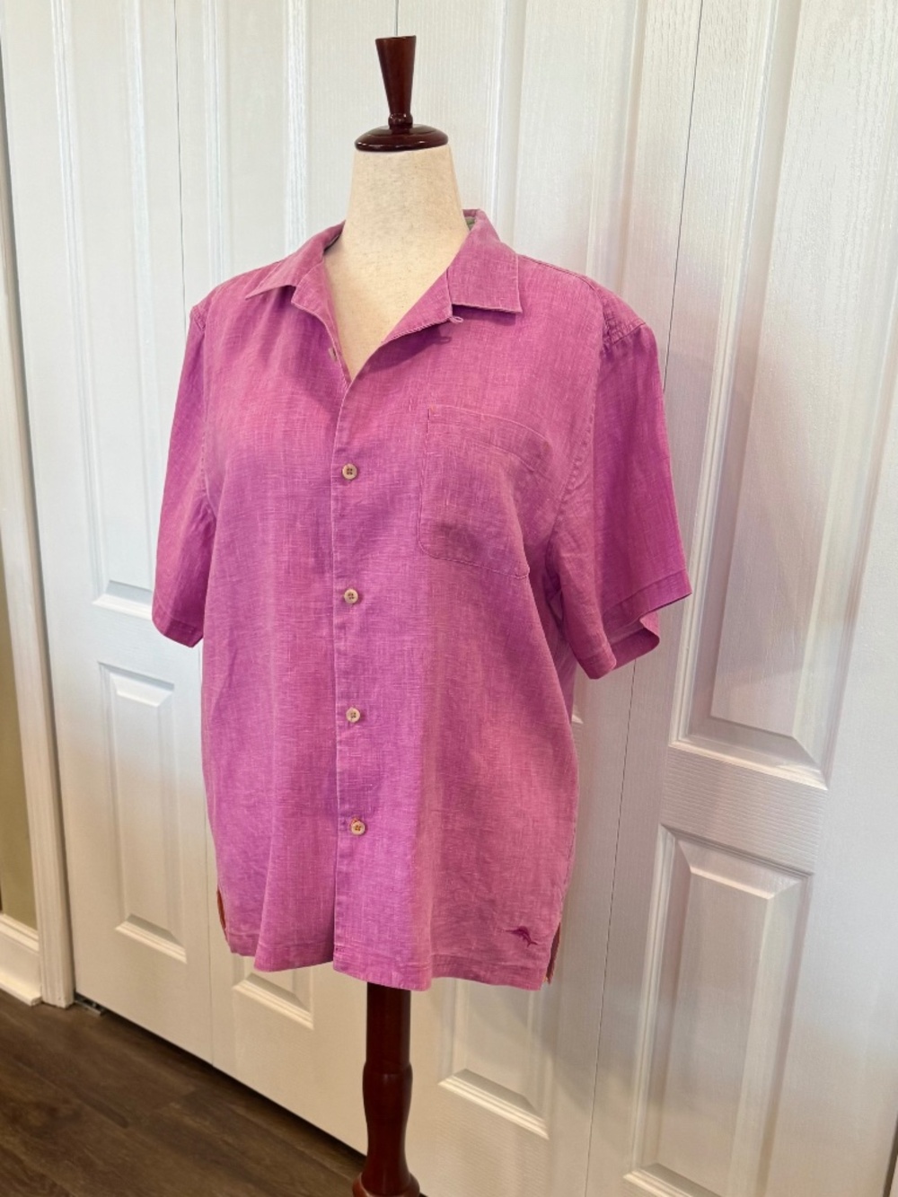 Men's Size L Tommy Bahama 100% Linen Short Sleeve Shirt, Button Up, Light Purple